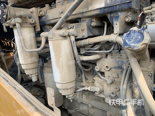 发动机左侧（整机外观及大件）