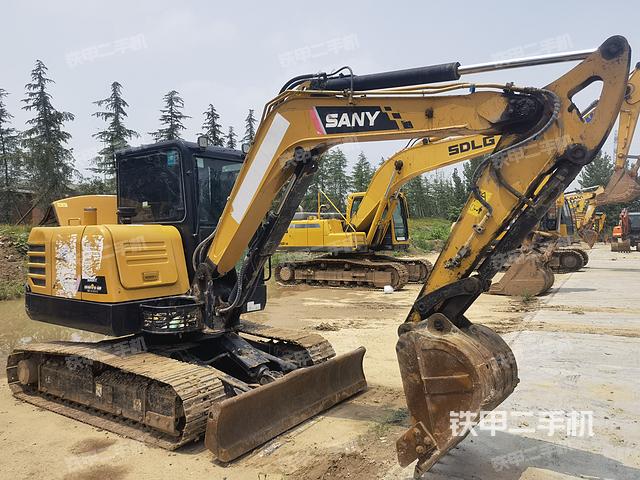 驾驶室顶部（整机外观）