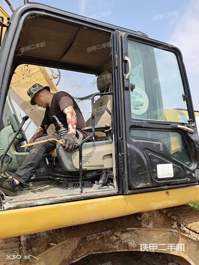 驾驶室整体（整机外观）