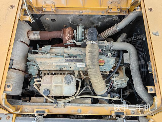 发动机整体俯视（整机外观）