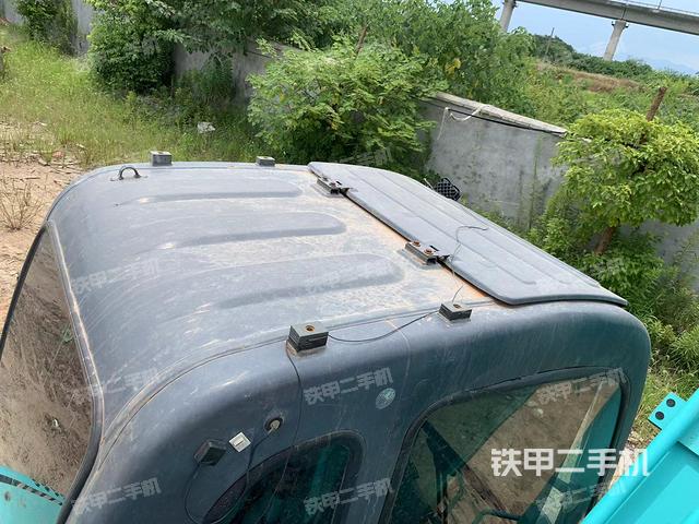 驾驶室顶部（整机外观）