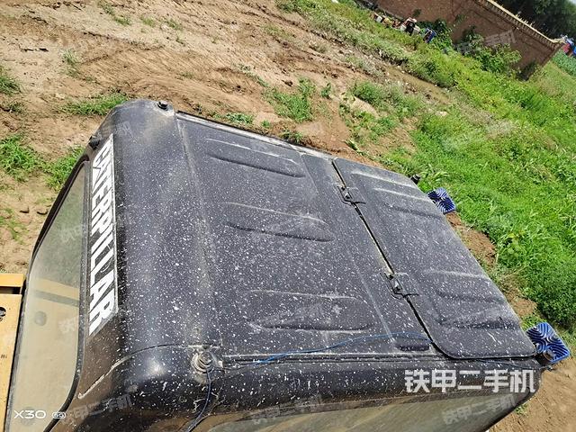 驾驶室顶部（整机外观）