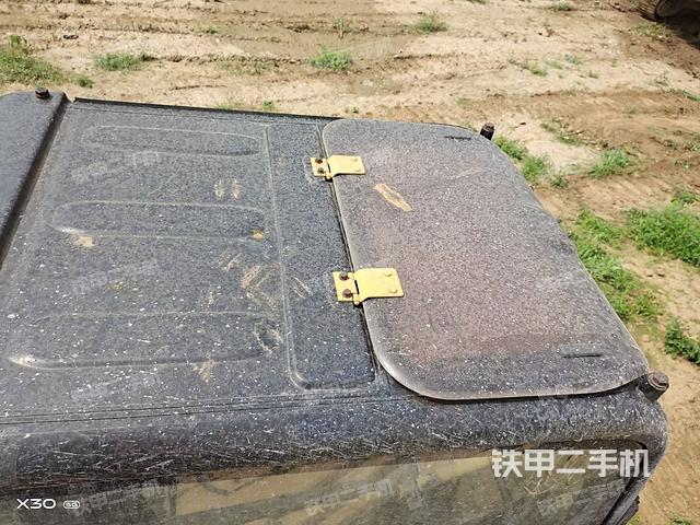 驾驶室顶部（整机外观）