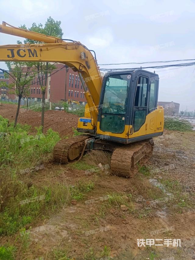 驾驶室顶部（整机外观）