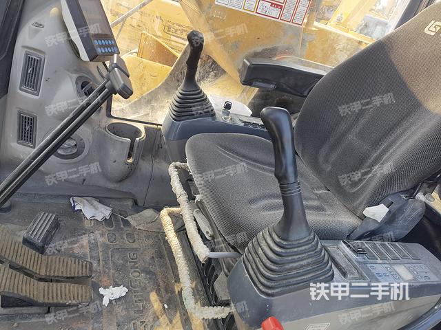 驾驶室整体（整机外观）
