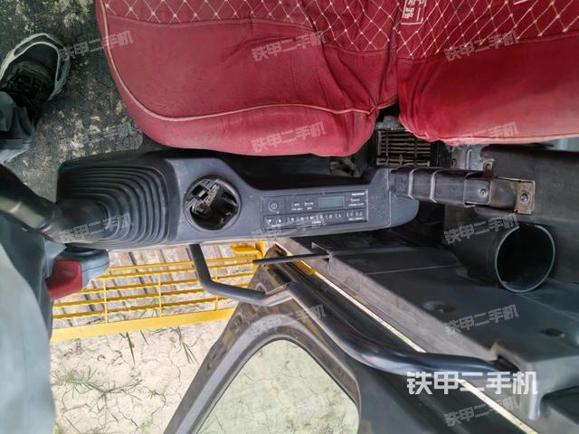 座椅左側(cè)控制臺/音響/含左手柄（駕駛室部分）