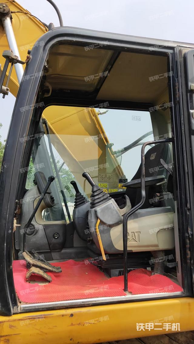 驾驶室整体（整机外观）