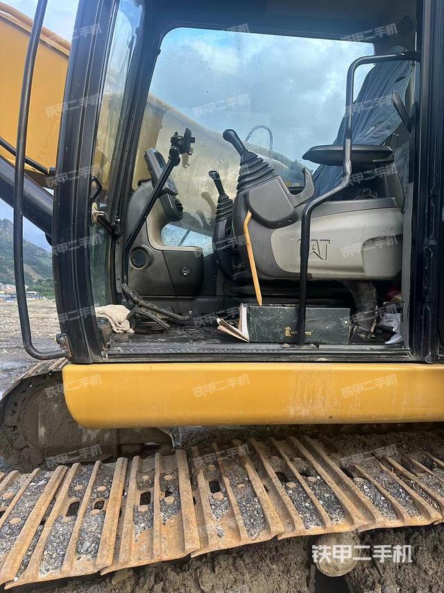 驾驶室整体（整机外观）