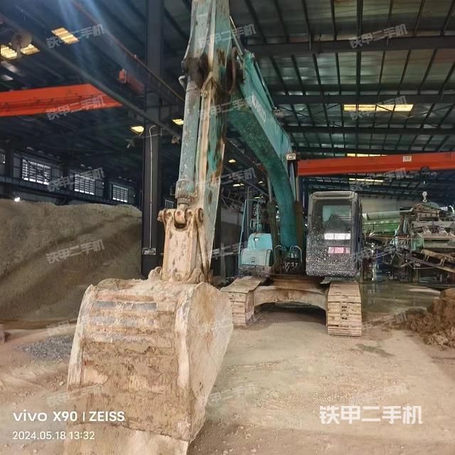 驾驶室顶部（整机外观）