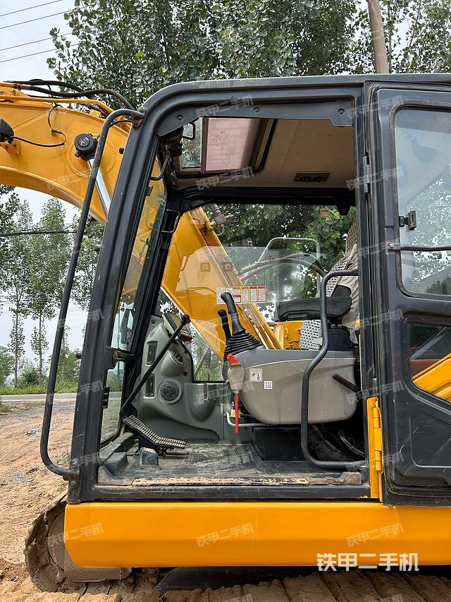 驾驶室整体（整机外观）