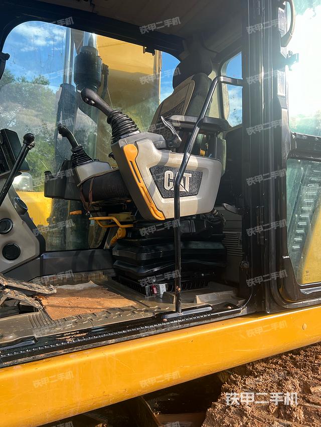 驾驶室整体（整机外观）