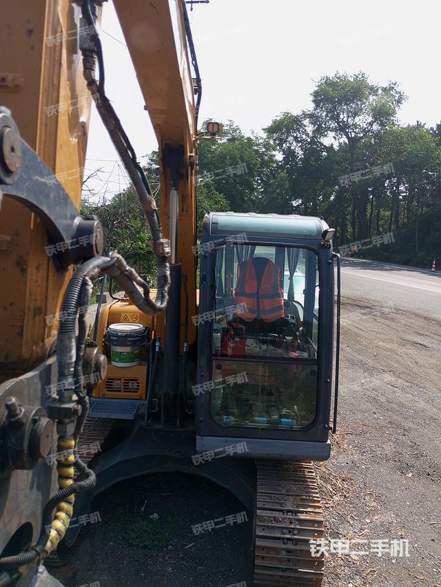 驾驶室整体（整机外观）