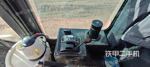 驾驶室操作台（设备外观及核心部件）