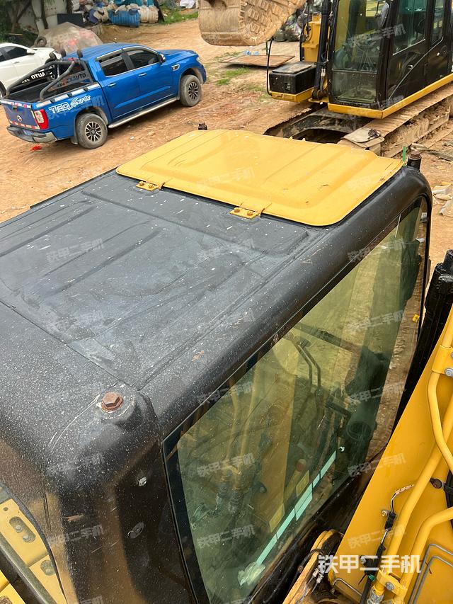 驾驶室顶部（整机外观）