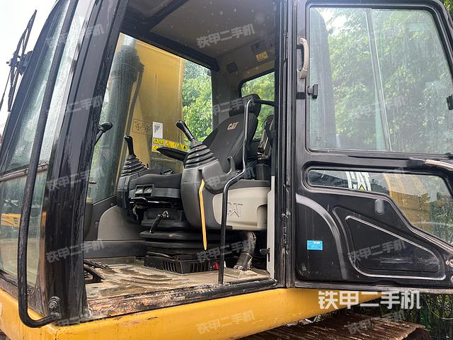 驾驶室整体（整机外观）