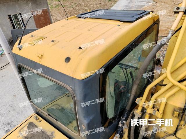 驾驶室顶部（整机外观）