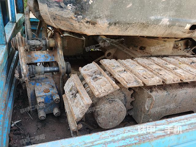 驾驶室顶部（整机外观）