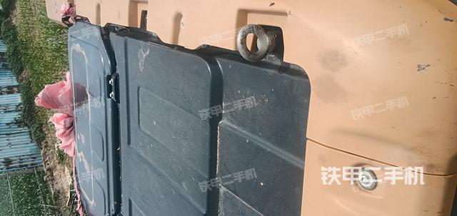 驾驶室顶部（整机外观）