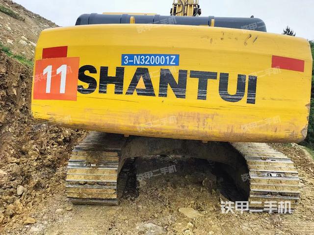 驾驶室顶部（整机外观）