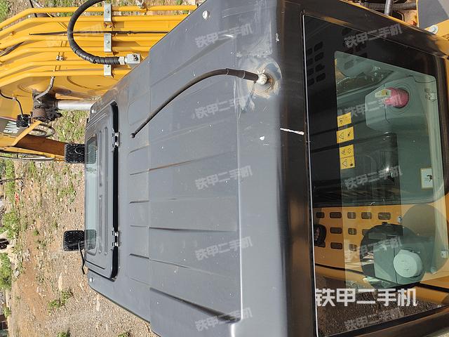 驾驶室顶部（整机外观）