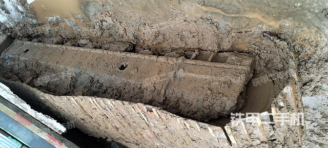 单侧履带整体（整机外观）