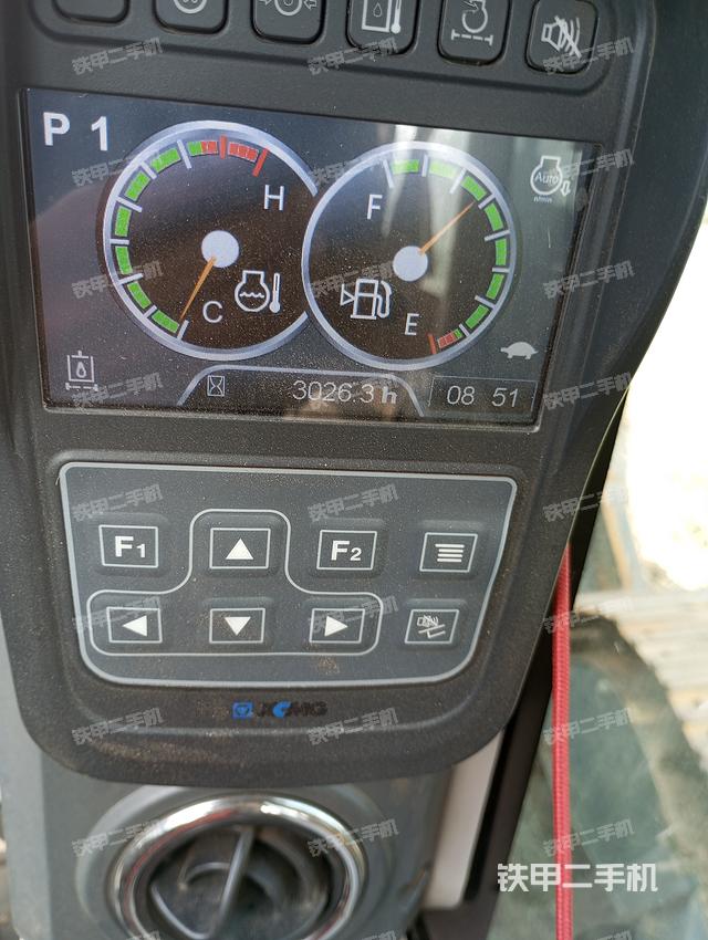 驾驶室顶部（整机外观）