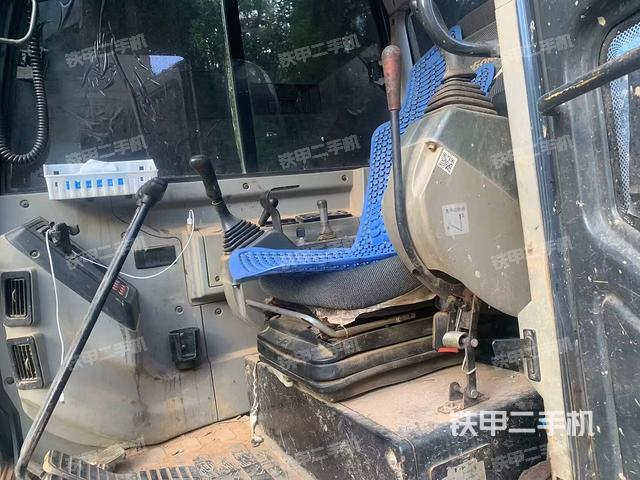 驾驶室整体（整机外观）