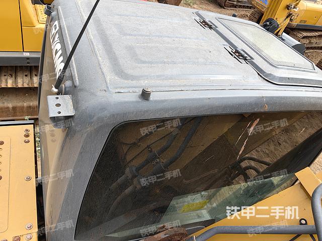 驾驶室顶部（整机外观）