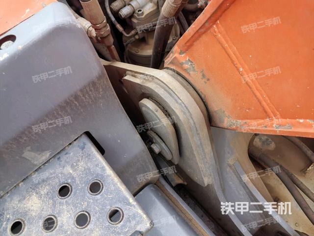 大臂根部?斜視(工作和回轉(zhuǎn)裝置) 大臂根部?斜視(工作和回轉(zhuǎn)裝置)