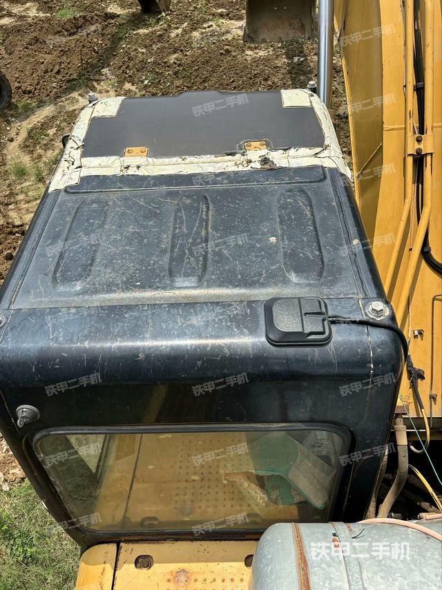 驾驶室顶部（整机外观）