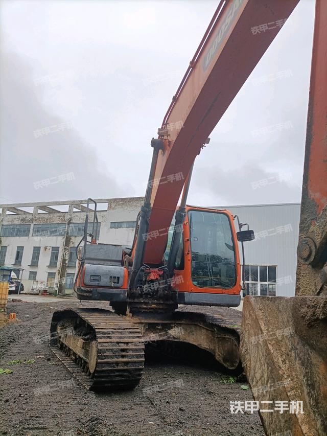 斗山DX215-9C挖掘機(jī)