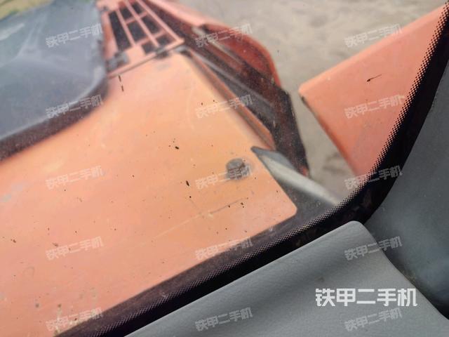 后窗玻璃角標(biāo)(駕駛室部分) 后窗玻璃角標(biāo)(駕駛室部分)