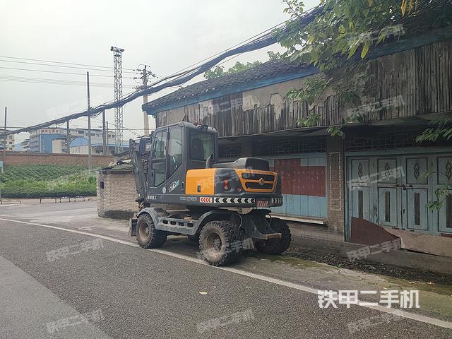新源B75G4国四挖掘机