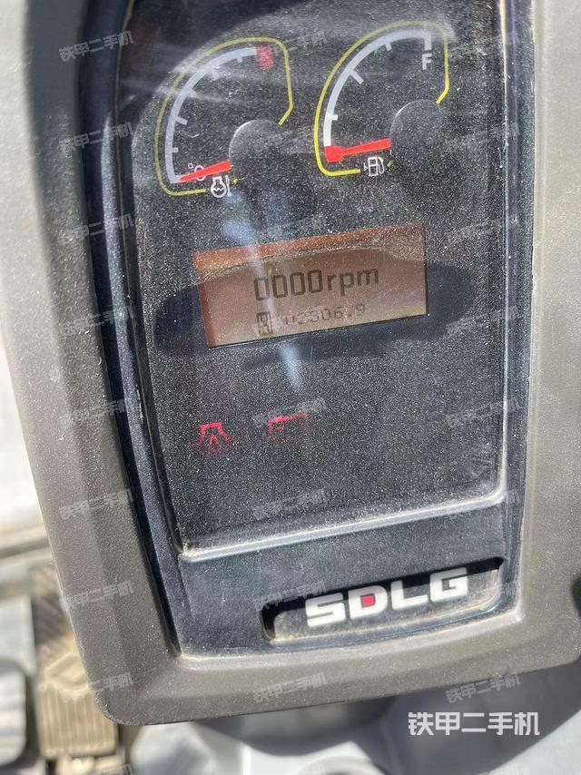 驾驶室整体（整机外观）