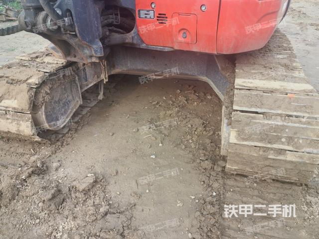 轉(zhuǎn)盤和下車架正前(工作和回轉(zhuǎn)裝置) 轉(zhuǎn)盤和下車架正前(工作和回轉(zhuǎn)裝置)