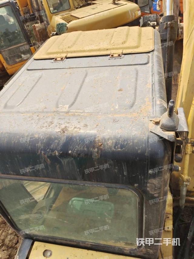 驾驶室顶部（整机外观）