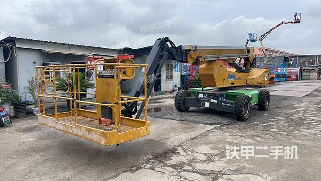 整机右侧（设备外观及核心部件）