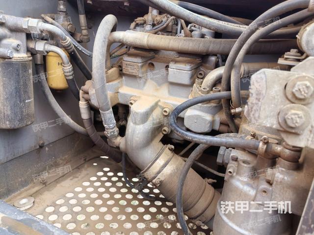 液壓泵斜45?左(大件艙室) 液壓泵斜45?左(大件艙室)