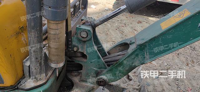 回转马达和主控阀（整机外观）