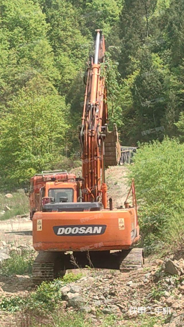 驾驶室顶部（整机外观）