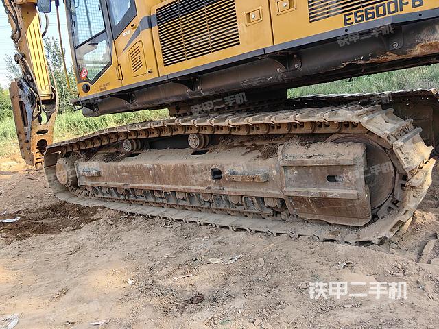 单侧履带整体（整机外观）