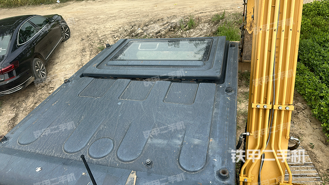 驾驶室顶部（整机外观）