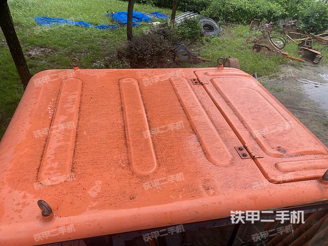 驾驶室顶部（整机外观）