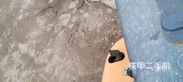 驾驶室顶部（整机外观）