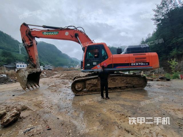 斗鑫重工DX370PC-9挖掘機(jī)