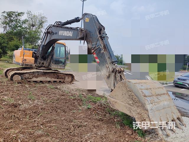 现代R215VS PRO挖掘机