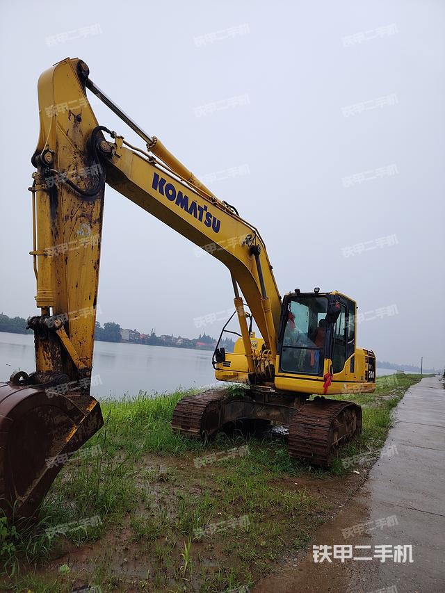 小松PC200-8M0挖掘机