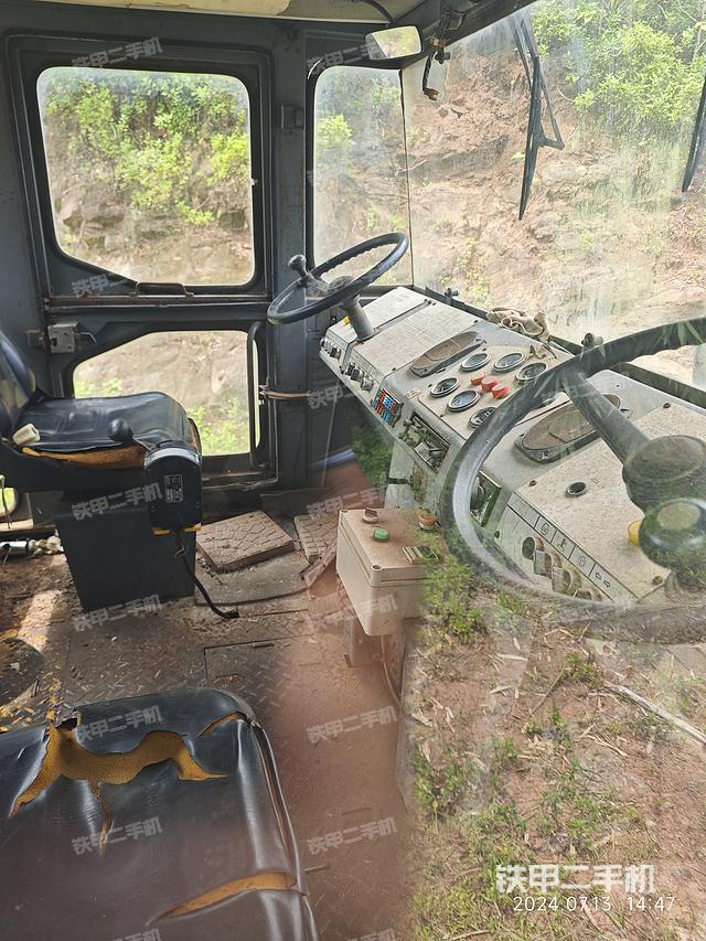 驾驶室操作台（设备外观及核心部件）