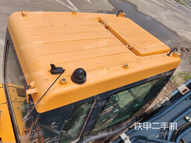 驾驶室顶部（整机外观）