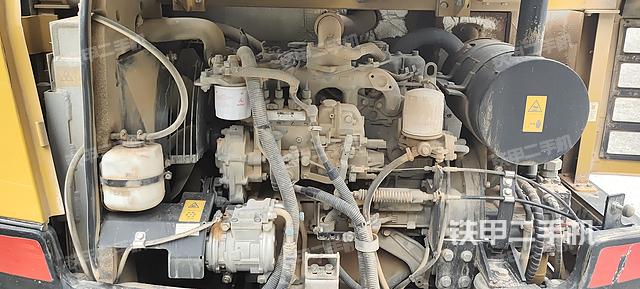 驾驶室顶部（整机外观）